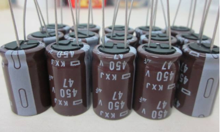 分析下黑金剛電容和紅寶石電容哪種好？